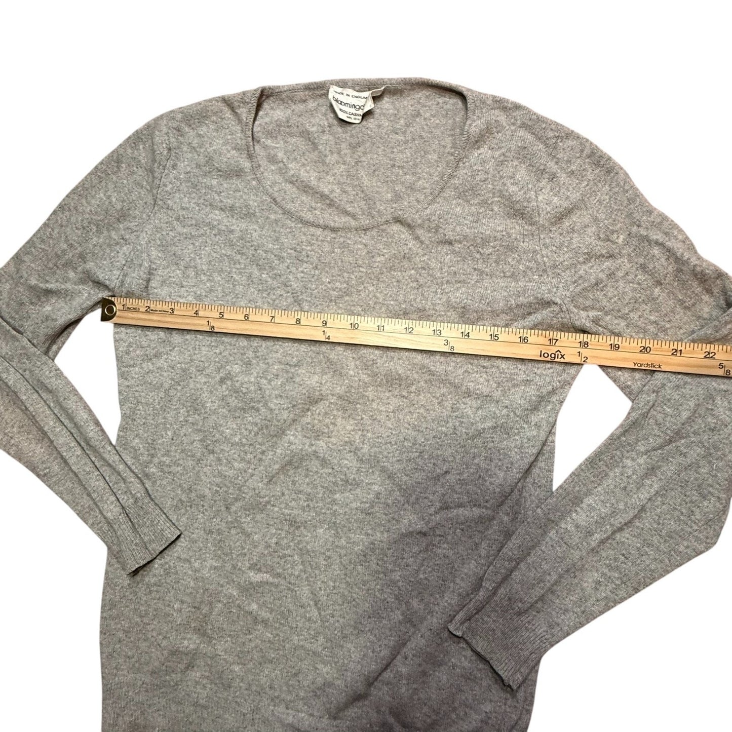 Women's Vintage Bloomingdale’s 100% Cashmere Sweater Made in England Gray Classic