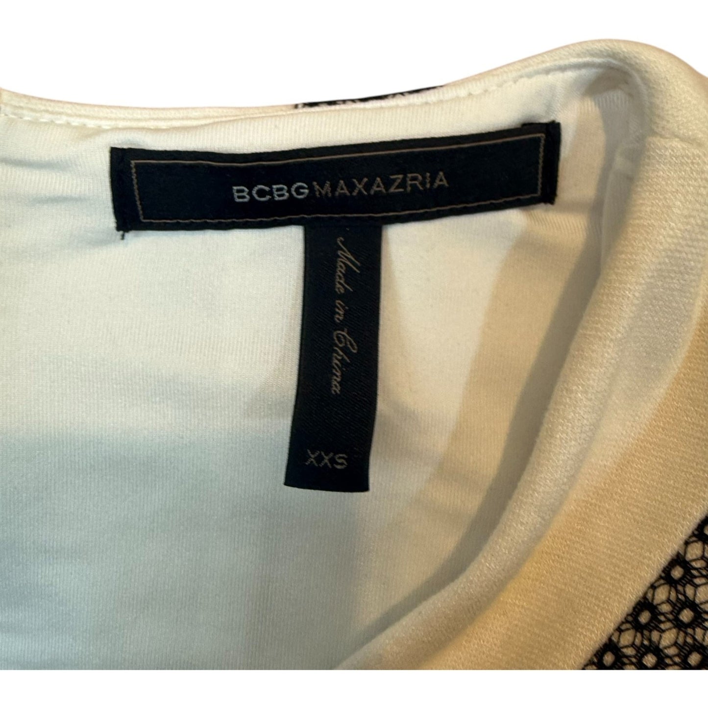 BCBGMAXAZRIA Women's Size XXS Black & White White V-Neck Sleeveless Sheath Dress