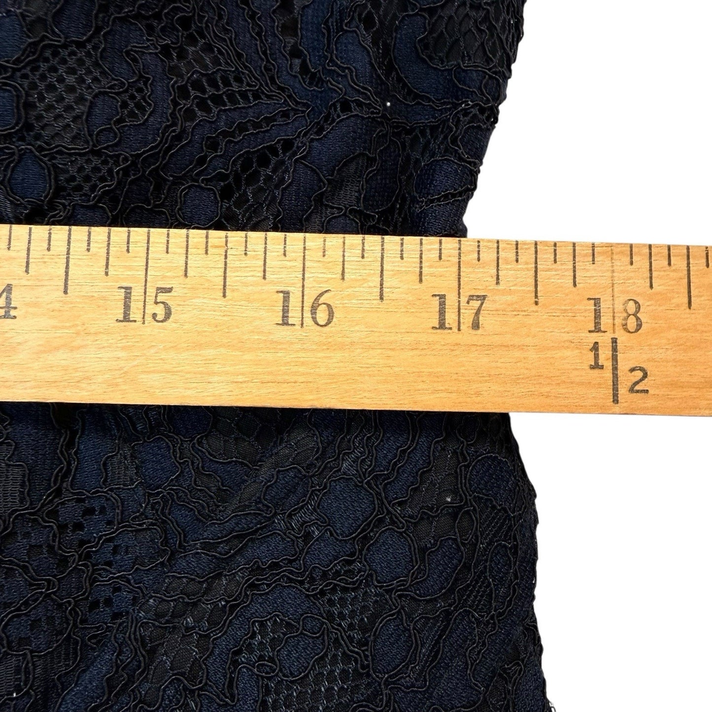 Carlisle New York Navy Lace Trench Coats Women's Size 4 Belted Long