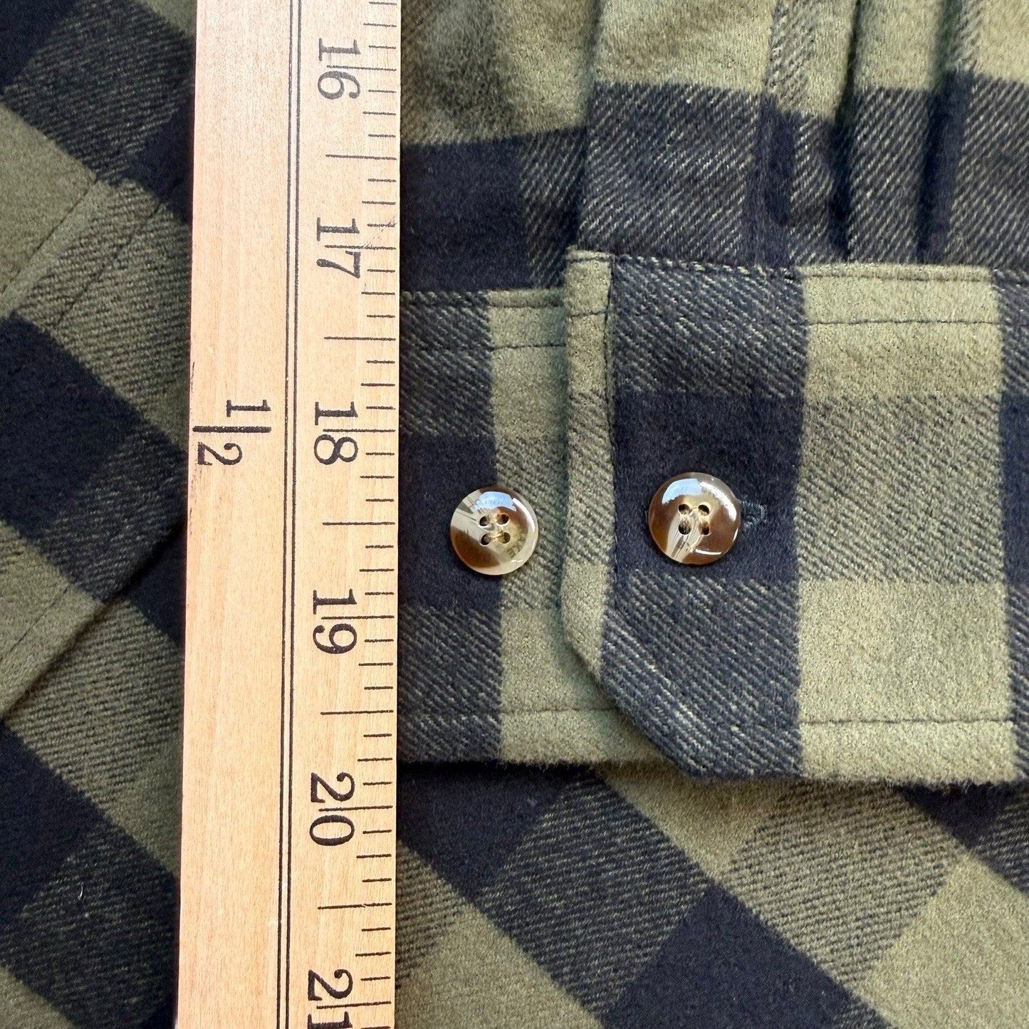 Drake Waterfowl Men’s Flannel Shirt Medium NWT Plaid Long Sleeve Green & Black Button Down