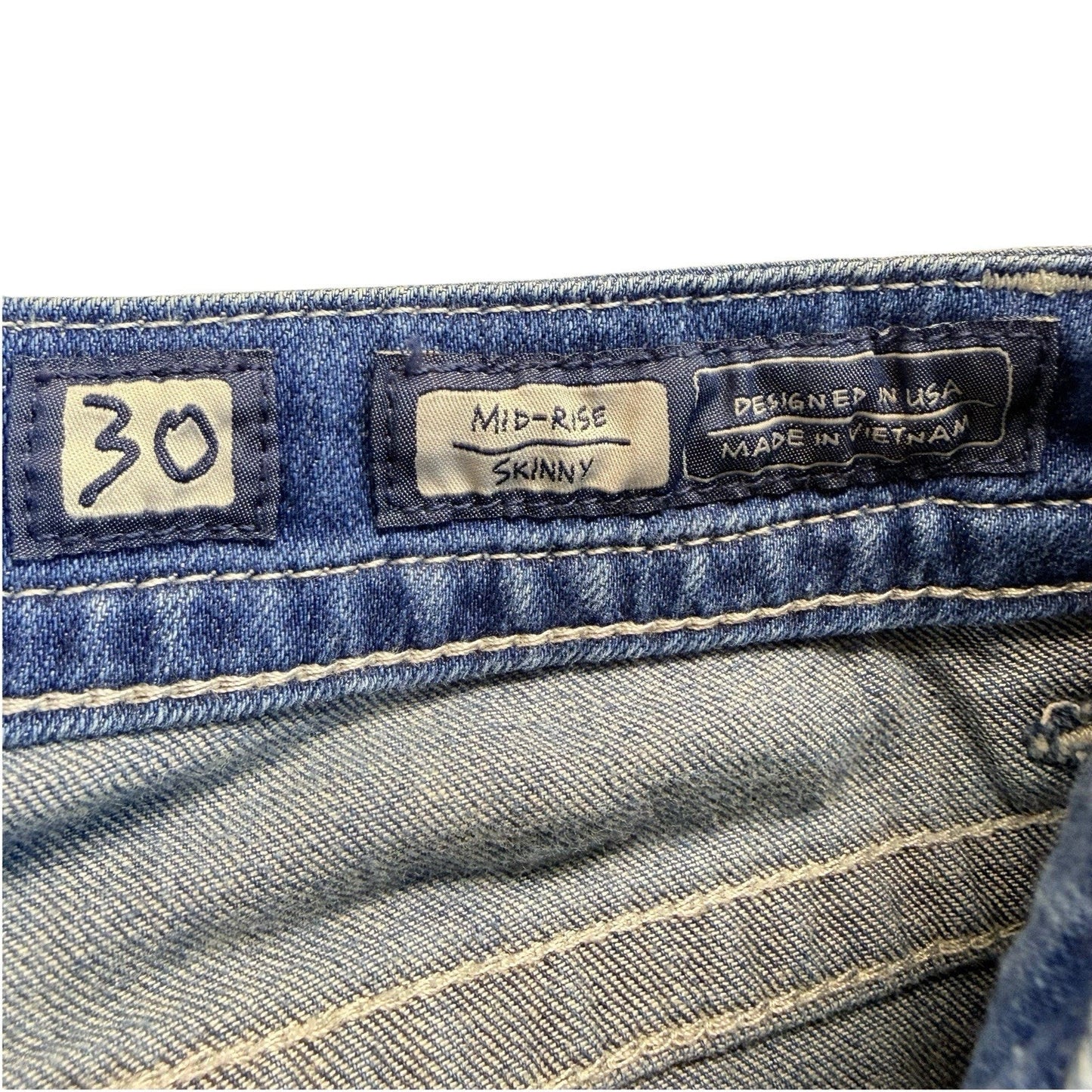 Miss Me Embroidered Patch Jeans Size 30 Distressed Floral Denim Women's