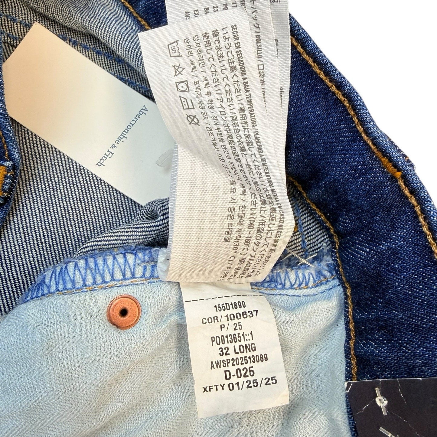 NWT Abercrombie & Fitch Curve Love 90s Straight Jeans Women's 32 Long Mid Rise Y2K
