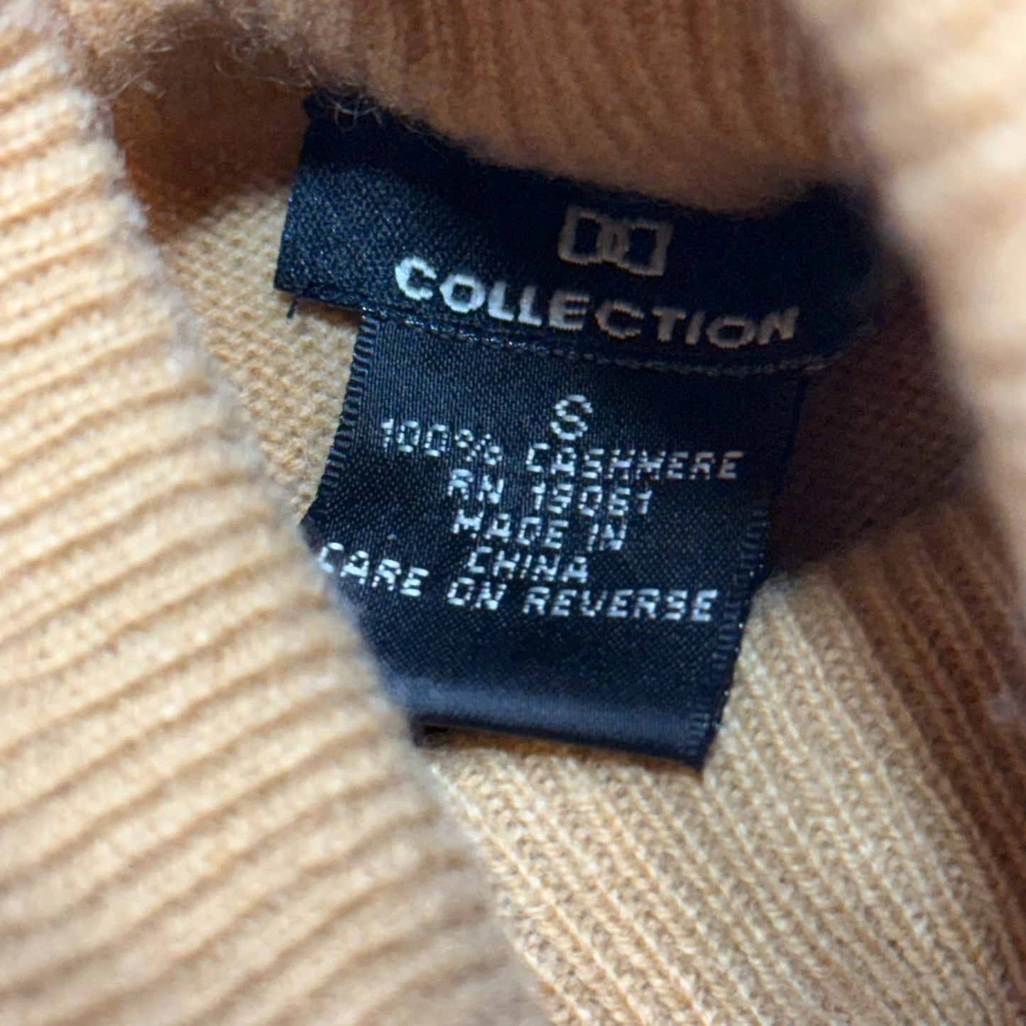 Y2K Doncaster Collection Beige Cashmere Sleeveless Turtleneck Size S Women's Blouse