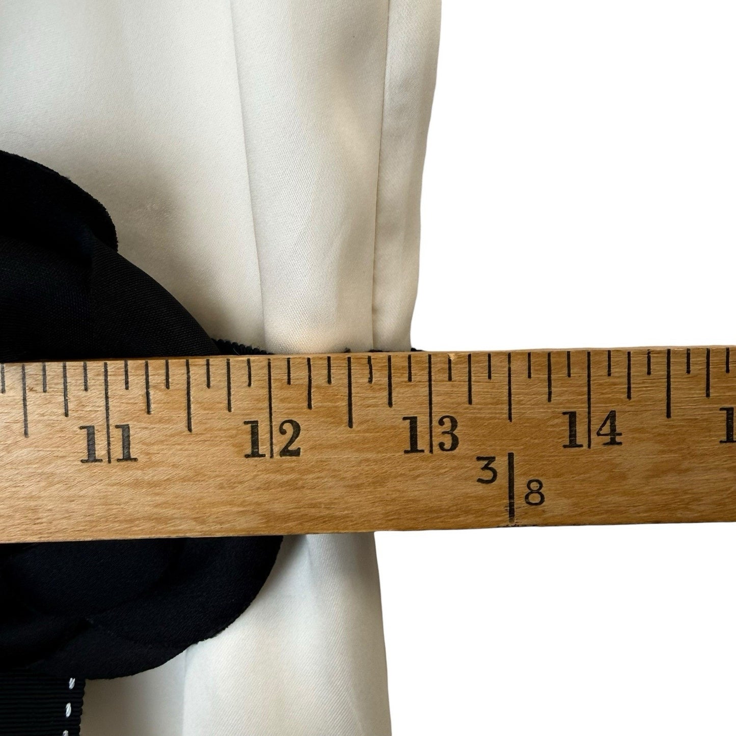 Luxe by Sheila Yen Ivory Tiered Dress Silk Feel Black Sash Women's 6 USA