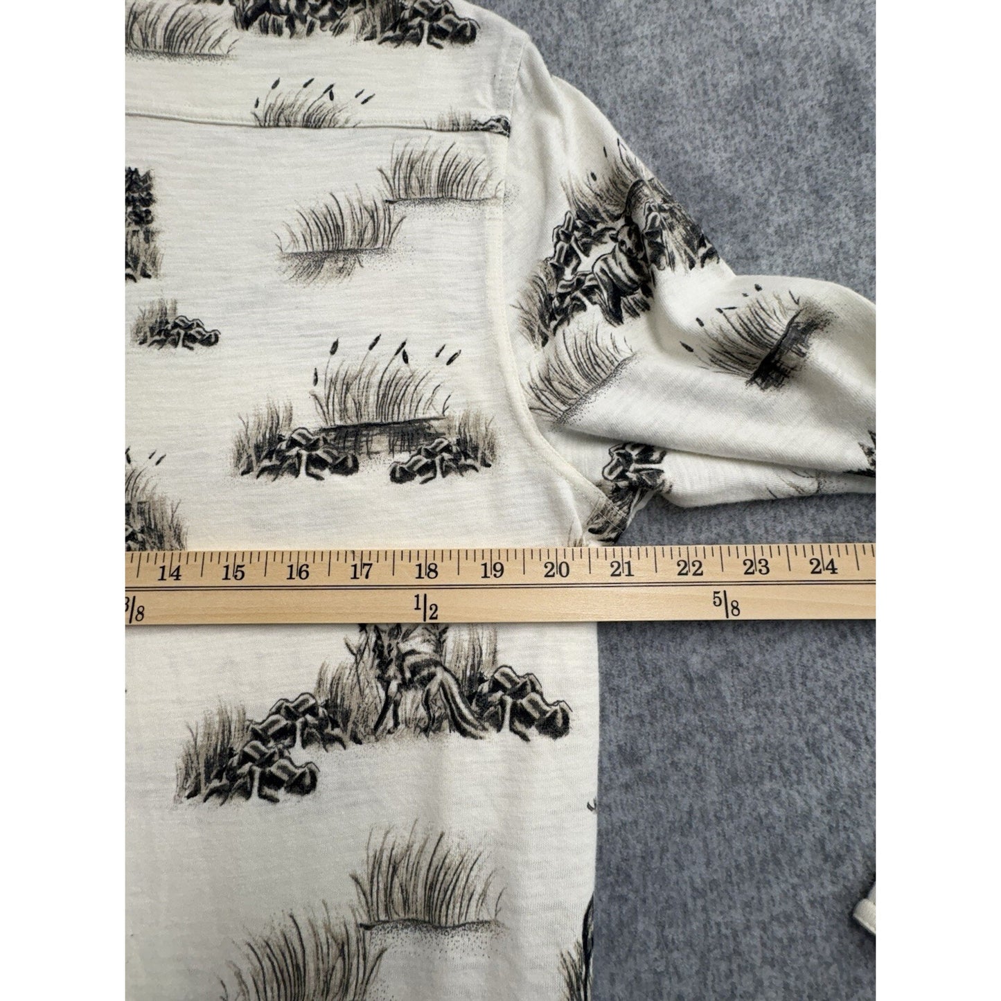 ROWM Lodge Collection Button Down Shirt Men's Medium Deer Fox Bear NWT Cotton