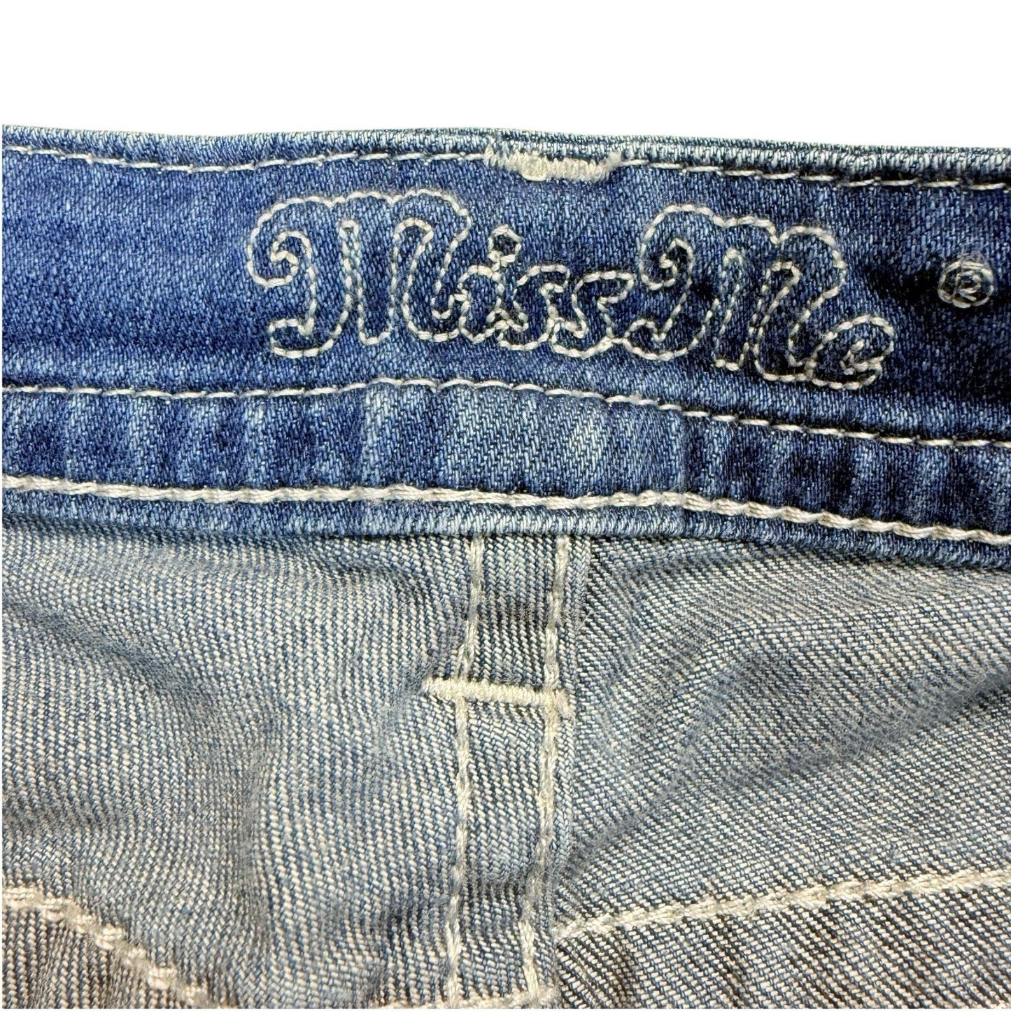 Miss Me Embroidered Patch Jeans Size 30 Distressed Floral Denim Women's