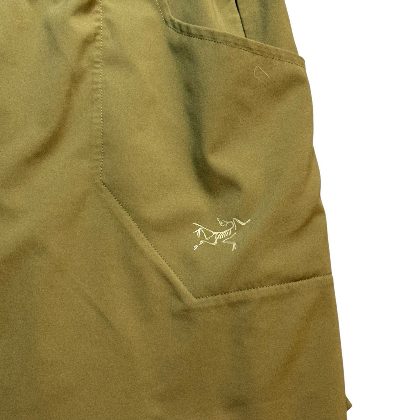 Arc'teryx Women’s Dress Size M Olive Green Lightweight Active Travel Performance