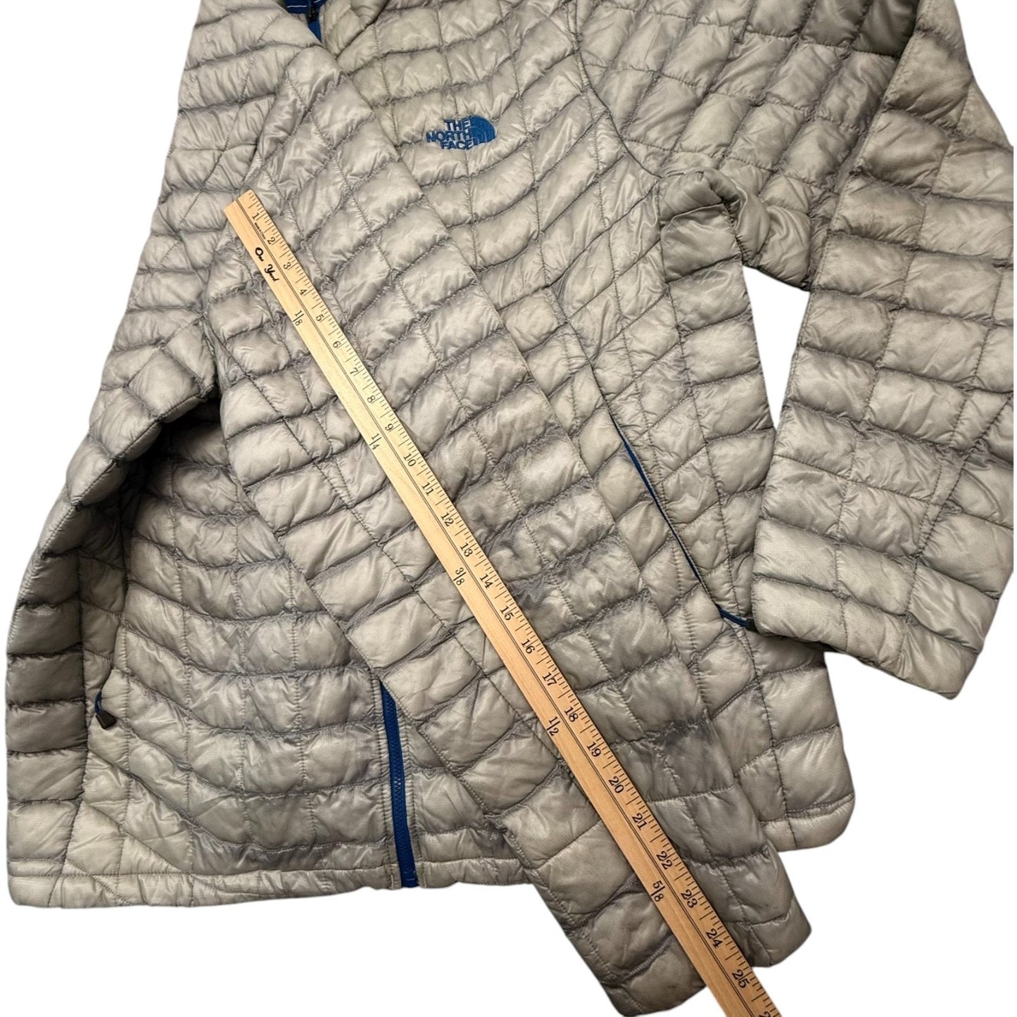 The North Face Men’s Large Gray Lightweight Quilted Puffer Jacket