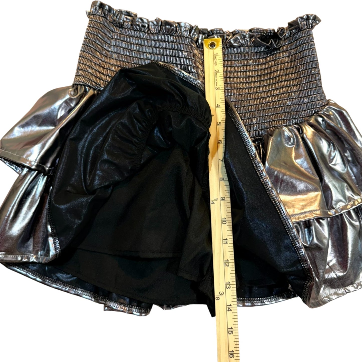 Queen Of Sparkles Women’s Size Medium Black Metallic Tiered Ruffle Skirt NWT