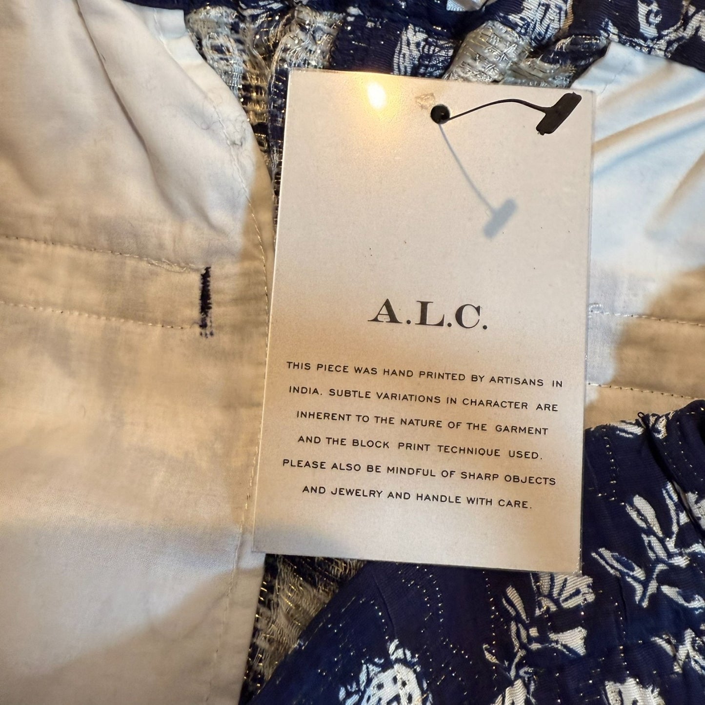 NEW A.L.C Women's Size 12 Blue Casual Comfort Floral Printed Shorts Elastic Waist