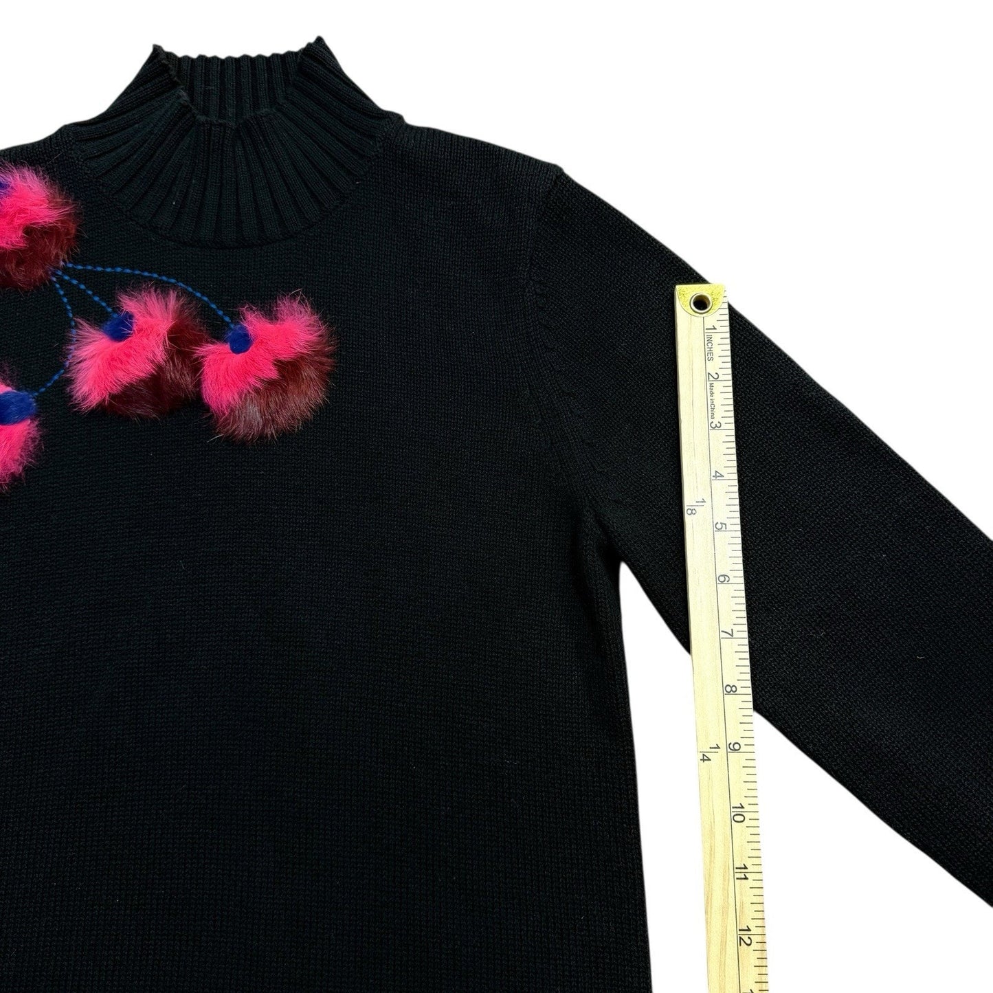 Carlisle New York Women’s Small Sweater Black Pink Pom Pom Wool Knit Turtleneck