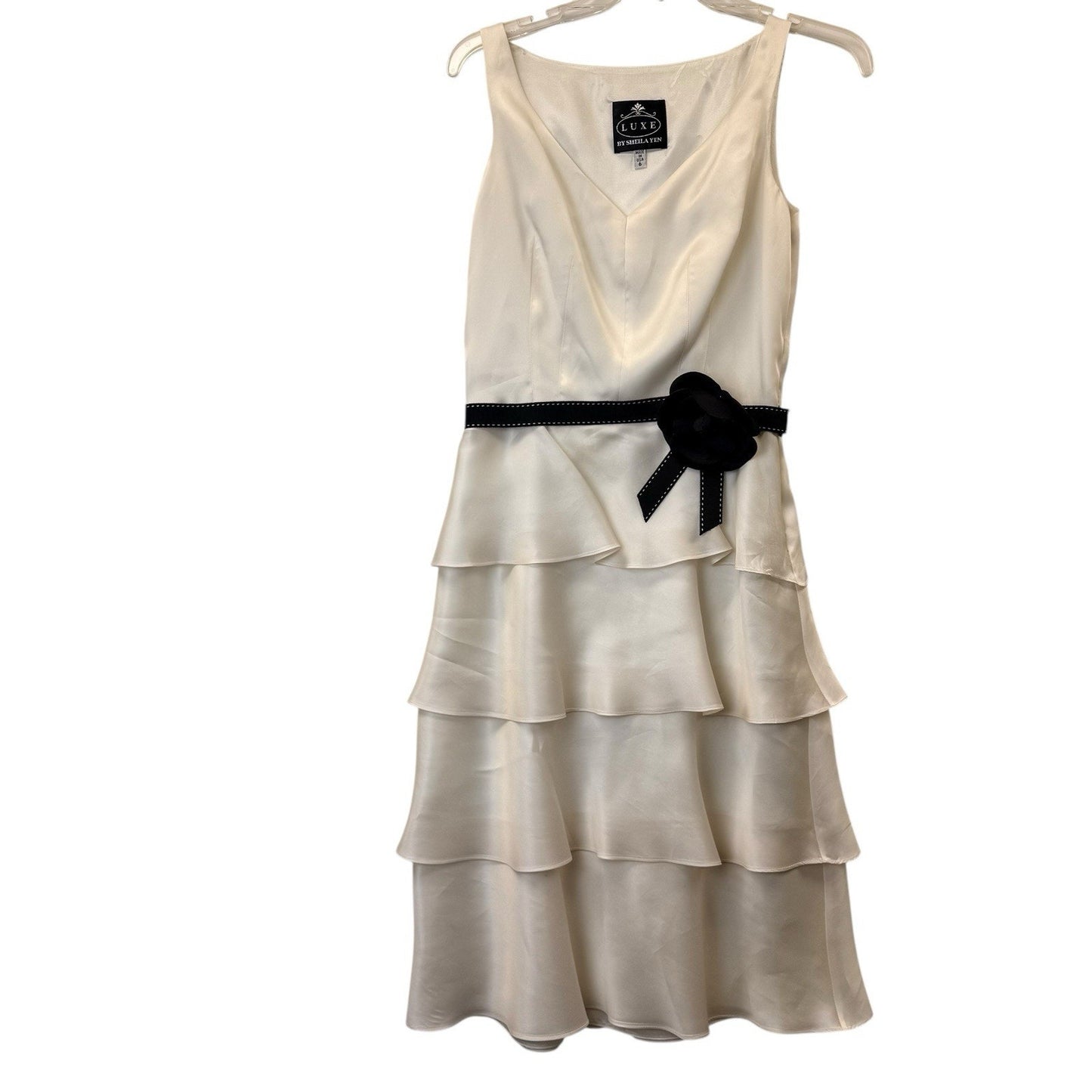 Luxe by Sheila Yen Ivory Tiered Dress Silk Feel Black Sash Women's 6 USA