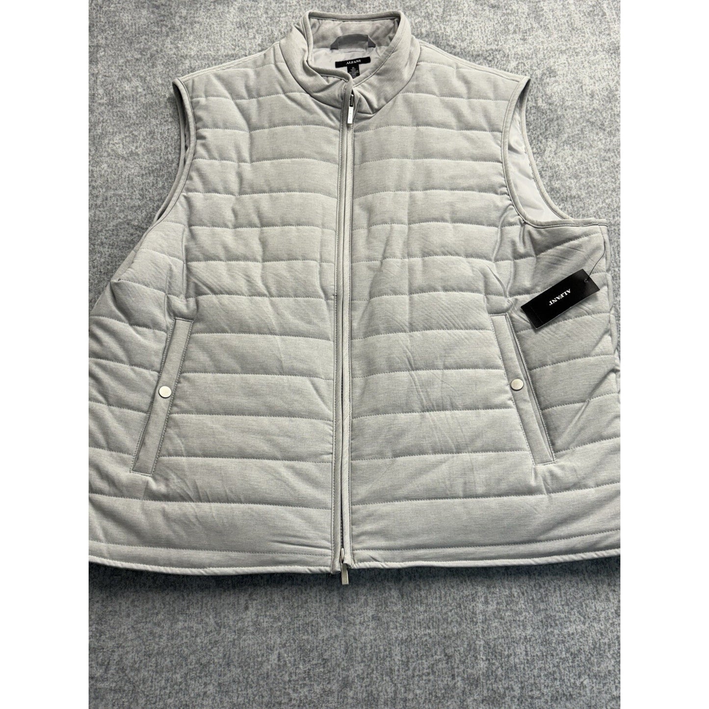 NWT Alfani Men's Stylish Heathered Quilted Zip Stand-Collar Gray Silver Size XL Vest