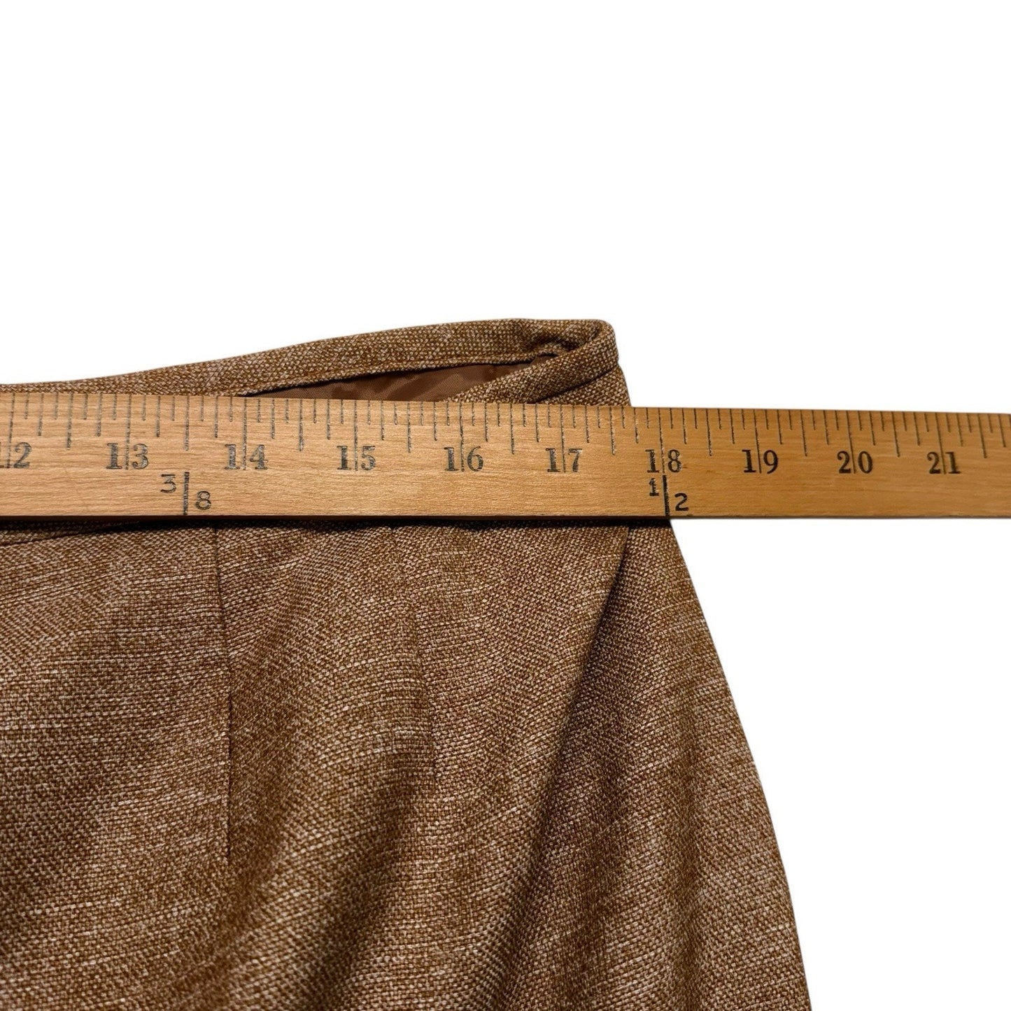 Le Suit Women's 16P Petite Tan 2 Piece Skirt Suit Blazer A Line Career
